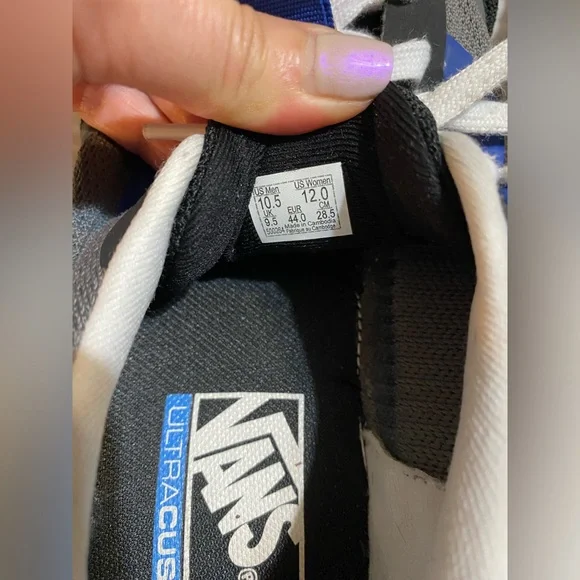 Vans Men’s Ultra Range Sneakers Black/ Gray with Blue detail Size 10.5 - Picture 2 of 9